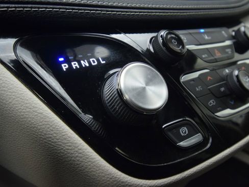 Used 2022 Chrysler Pacifica Touring-L image 26