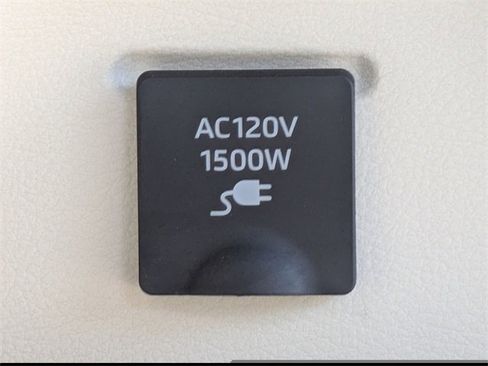 Used 2025 Toyota Sienna Limited image 13