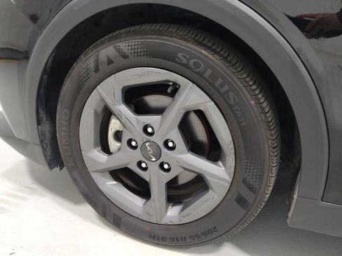 Used 2025 Kia K4 LXS image 31