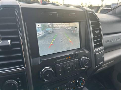 Used 2018 Ford F350 XLT w/ XLT Premium Package image 19