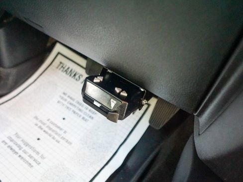 Used 2015 RAM 2500 Tradesman w/ Chrome Appearance Group image 21