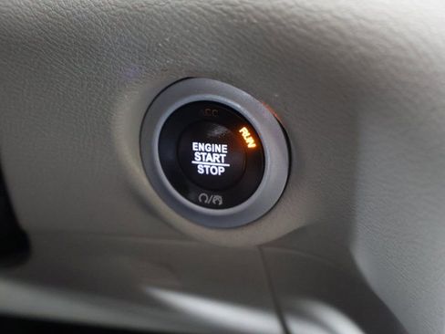 Used 2020 Chrysler Pacifica Touring-L Plus image 47