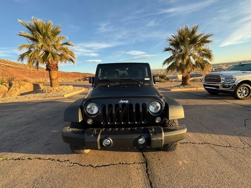 Used 2014 Jeep Wrangler Rubicon w/ Power Convenience Group image 8