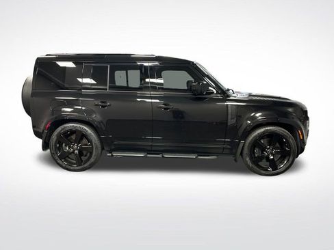 Used 2025 Land Rover Defender 110 X-Dynamic SE AWD/4WD image 7