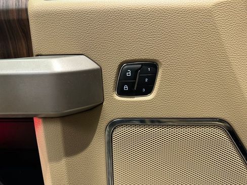 Used 2015 Ford F150 Lariat image 8