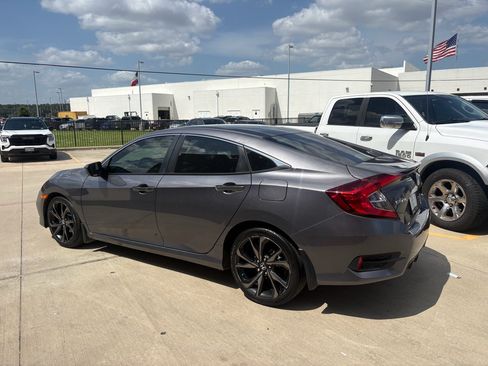 Used 2019 Honda Civic Sport image 6