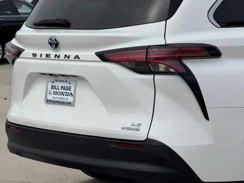 Used 2022 Toyota Sienna LE FWD image 8