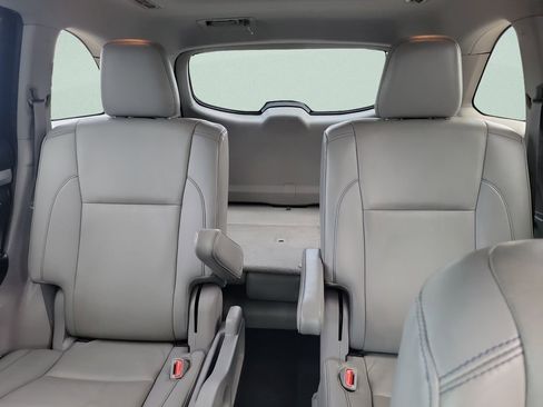 Used 2019 Toyota Highlander XLE image 13