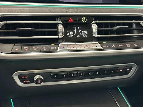 Certified 2022 BMW X7 xDrive40i w/ Premium Package AWD/4WD image 24
