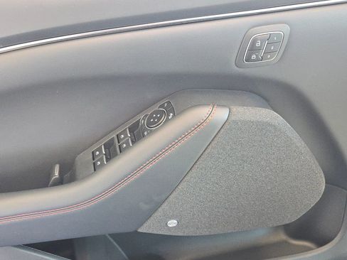 Used 2025 Ford Mustang Mach-E Premium w/ Sport Appearance Package image 15