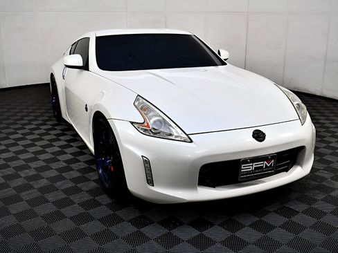 Used 2013 Nissan 370Z Touring w/ Sport Pkg image 4