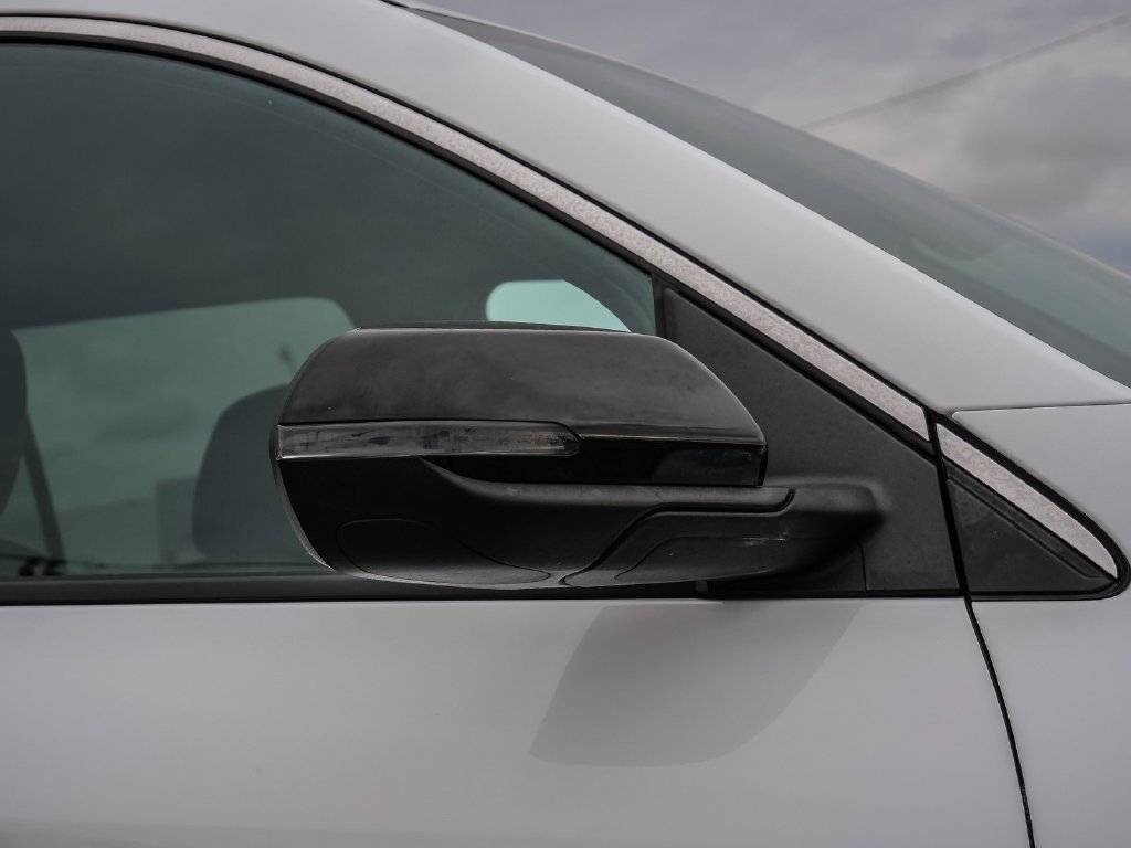 Used 2025 Chevrolet Traverse LT FWD image 10