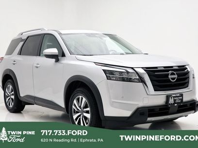 Used 2023 Nissan Pathfinder SL