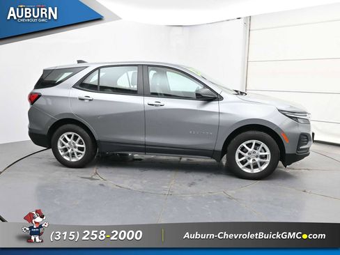 Used 2023 Chevrolet Equinox LS AWD/4WD image 16