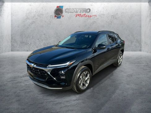Used 2025 Chevrolet Trax LT w/ Driver Confidence Package FWD image 1