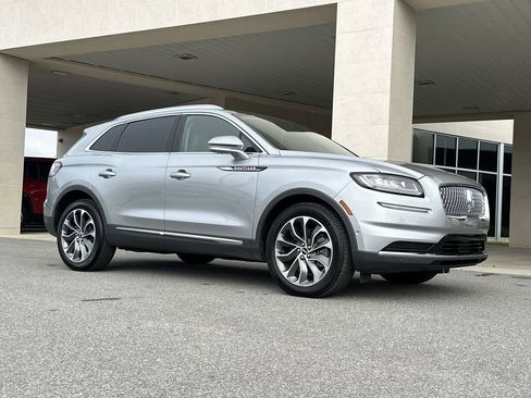 Used 2022 Lincoln Nautilus Reserve w/ Equipment Group 201A image 9