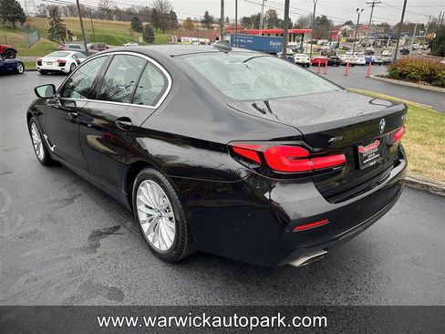 Used 2022 BMW 530i xDrive w/ Premium Package image 14