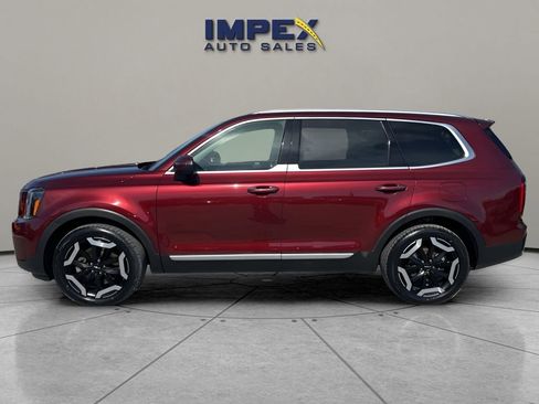 Used 2023 Kia Telluride S image 2