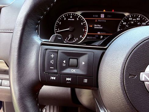 Used 2025 Nissan Pathfinder SL image 15