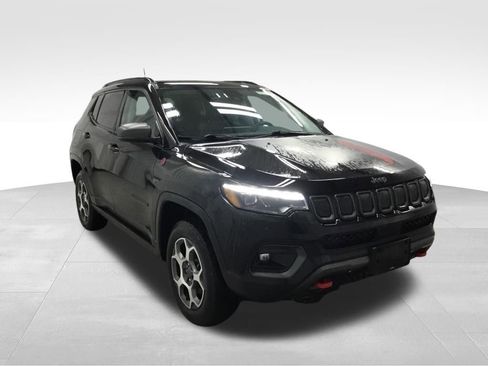 Used 2022 Jeep Compass Trailhawk w/ Trailhawk Elite Group AWD/4WD image 3