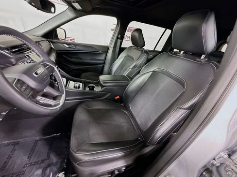Used 2024 Jeep Grand Cherokee L Altitude AWD/4WD image 26