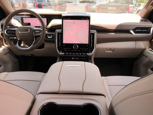 Used 2026 GMC Yukon Denali w/ Sun & Power Step Package AWD/4WD image 12