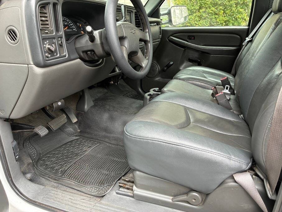 Used 2007 Chevrolet Silverado 2500 W/T RWD image 18
