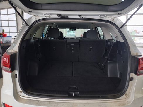 Used 2020 Kia Sorento LX image 7