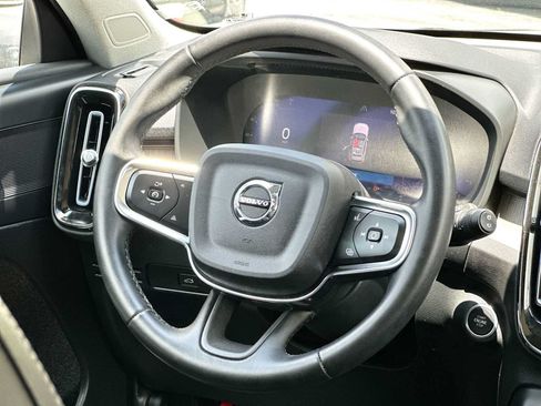 Used 2023 Volvo XC40 B5 Plus AWD/4WD image 27