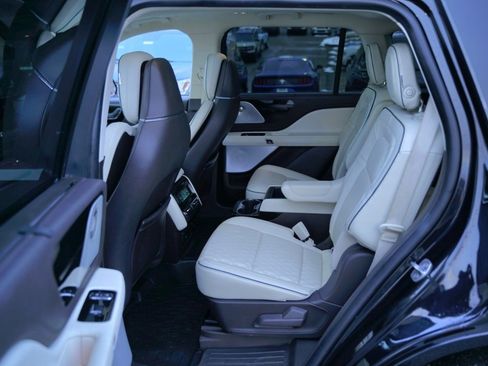 Used 2020 Lincoln Aviator Black Label w/ Dynamic Handling Package image 23