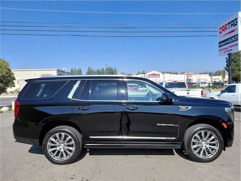 Used 2022 GMC Yukon Denali w/ Denali Ultimate Package image 3