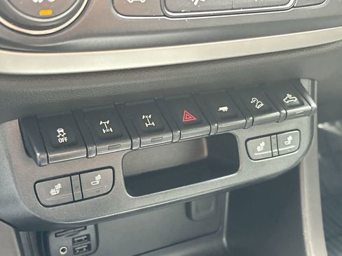 Used 2019 Chevrolet Colorado ZR2 image 26