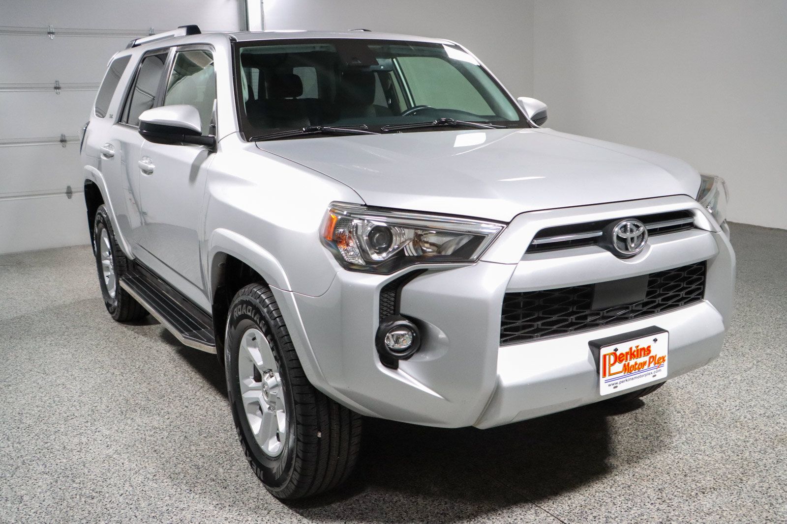 Used 2021 Toyota 4Runner SR5 AWD/4WD image 5