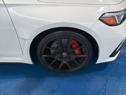 Used 2024 Honda Civic Type R image 5