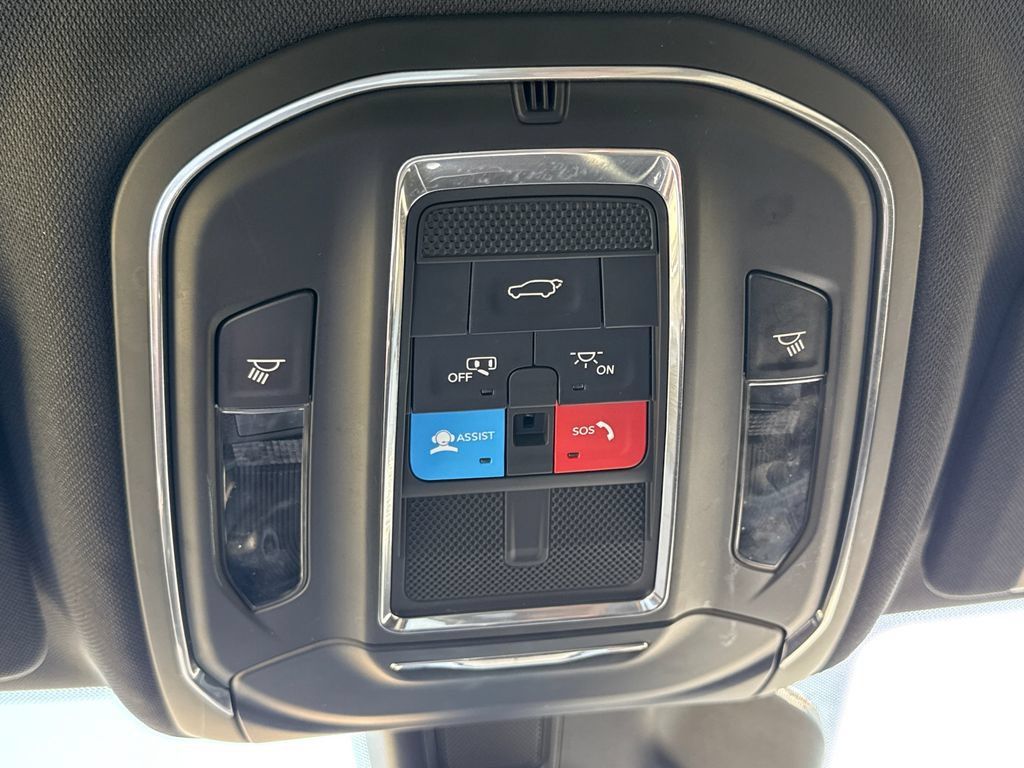 Used 2024 Jeep Grand Cherokee Altitude RWD image 22