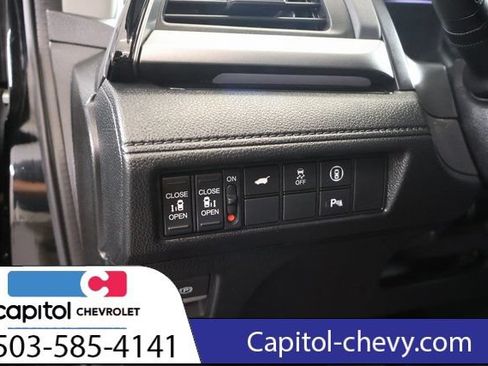 Used 2023 Honda Odyssey Touring image 15