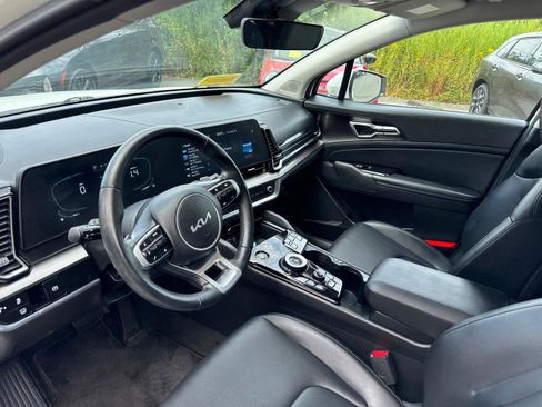 Used 2023 Kia Sportage EX image 13