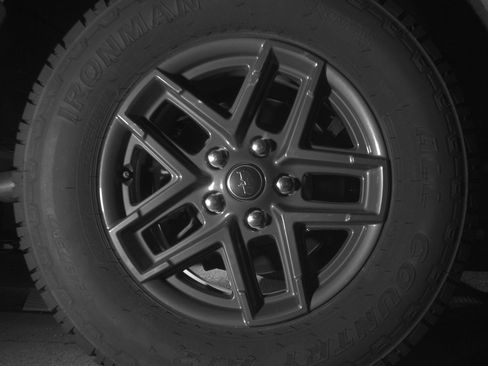 Used 2025 Jeep Wrangler Sport S image 15