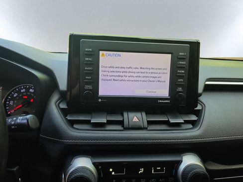 Used 2021 Toyota RAV4 LE AWD/4WD image 14