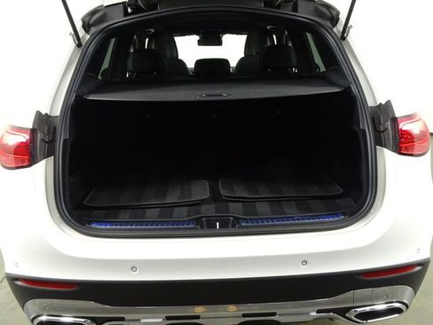 Used 2024 Mercedes-Benz GLC 300 image 12