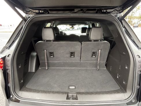 Used 2023 Chevrolet Traverse LT image 35