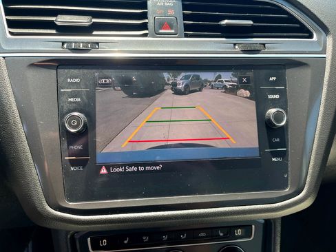 Used 2021 Volkswagen Tiguan S image 19