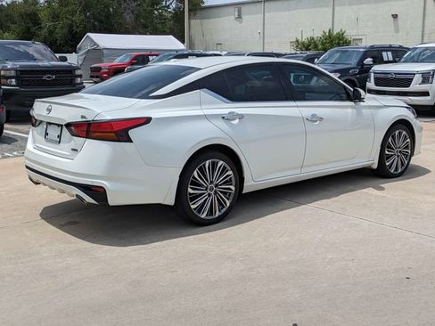 Used 2024 Nissan Altima 2.5 SL AWD/4WD image 6