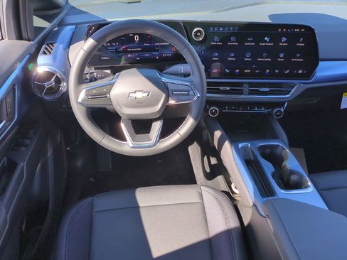 New 2026 Chevrolet Equinox EV LT image 43