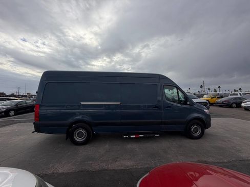 Used 2019 Mercedes-Benz Sprinter 170 image 13