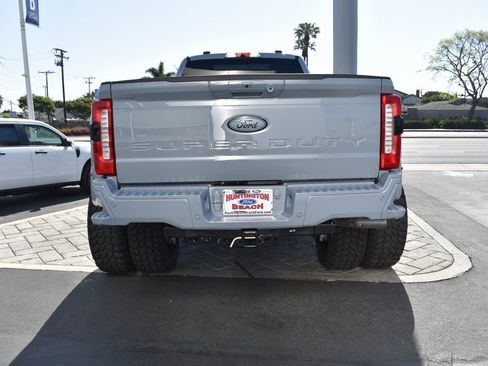 Used 2025 Ford F450 Lariat w/ FX4 Off-Road Package image 13
