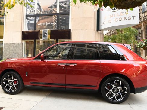 Used 2021 Rolls-Royce Cullinan Black Badge image 7