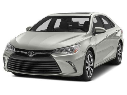 Used 2015 Toyota Camry LE FWD image 1