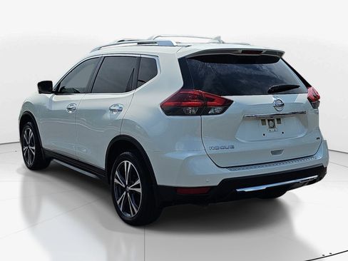 Used 2019 Nissan Rogue SV w/ Sun & Sound Touring Package FWD image 6