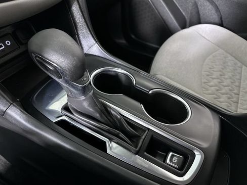 Used 2023 Chevrolet Equinox LT FWD image 16
